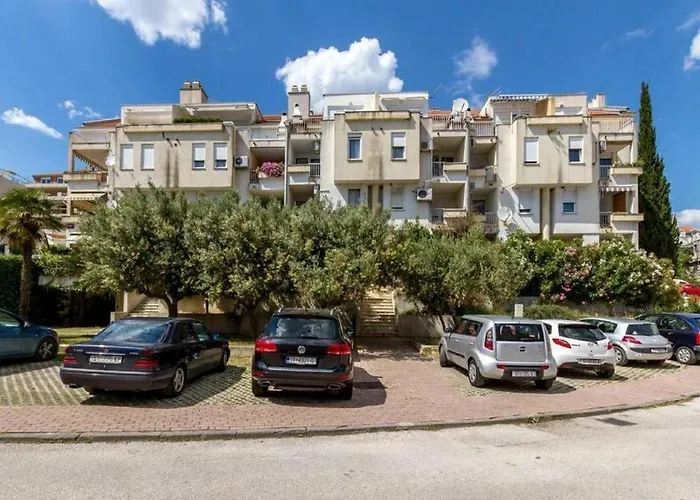Apartments With Wifi Split - 13120